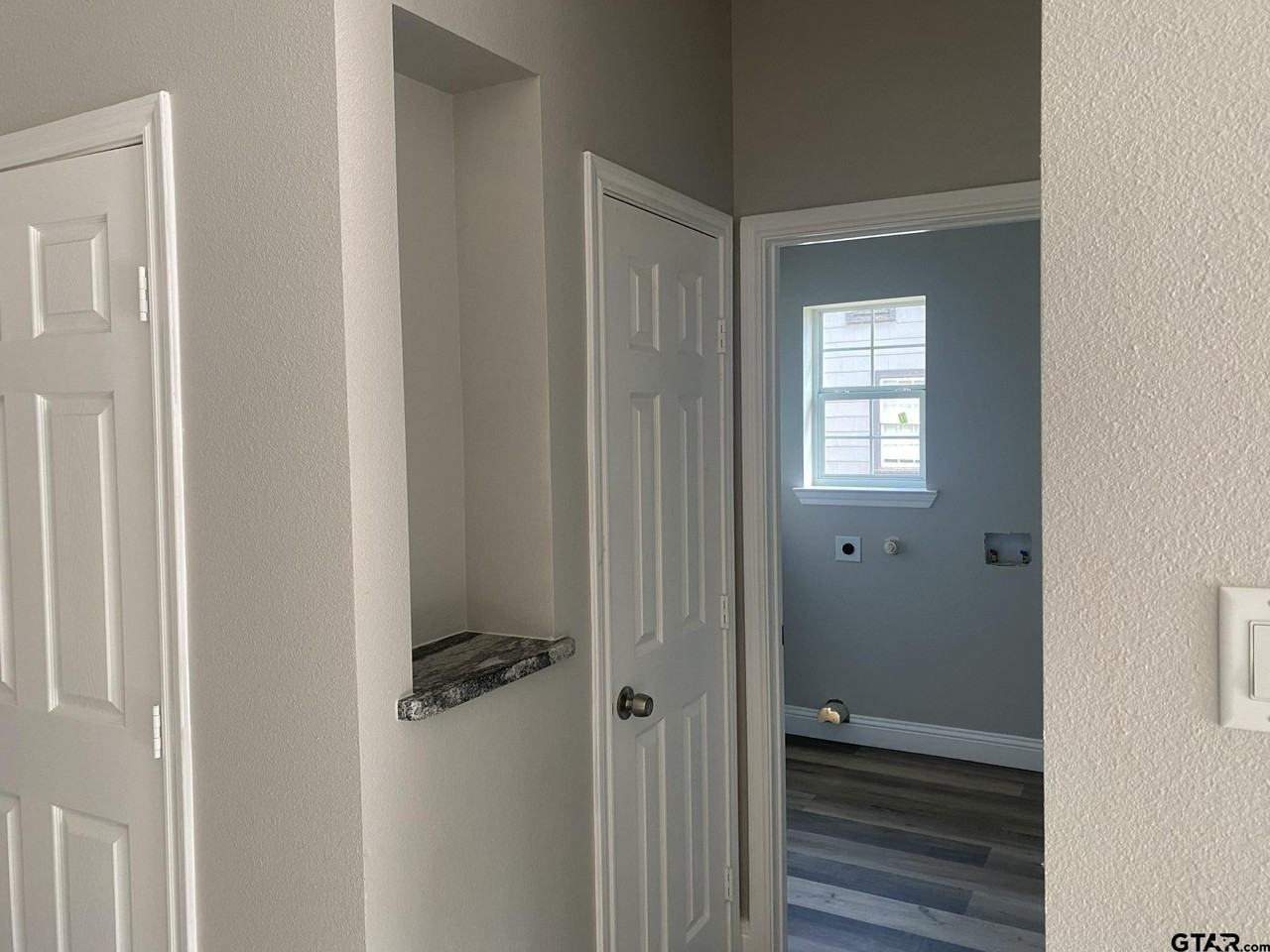 239 Rusk St - Photo 3 of 12