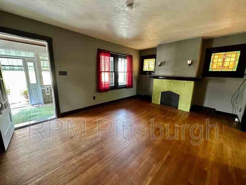 2329 Bensonia Ave - Photo 3 of 14