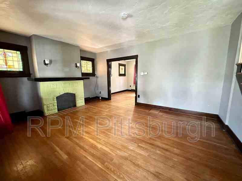 2329 Bensonia Ave - Photo 2 of 14