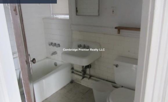 Park Dr #04 - Photo 2 of 4