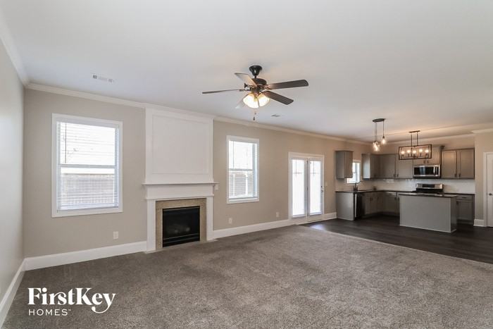 821 Harrison Dr - Photo 3 of 15