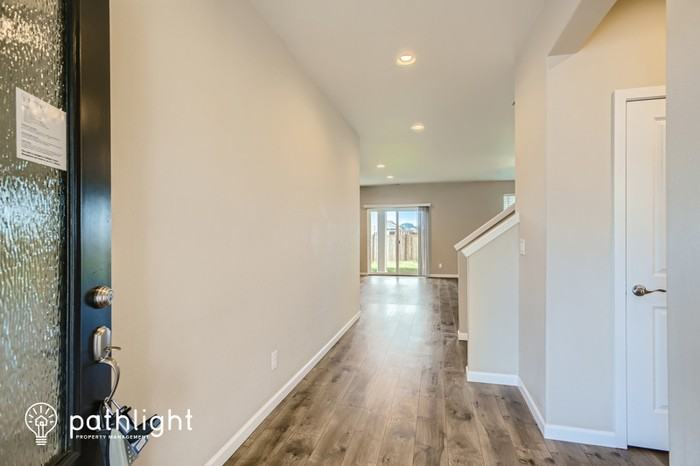 627 Bondgard Ave E - Photo 2 of 18