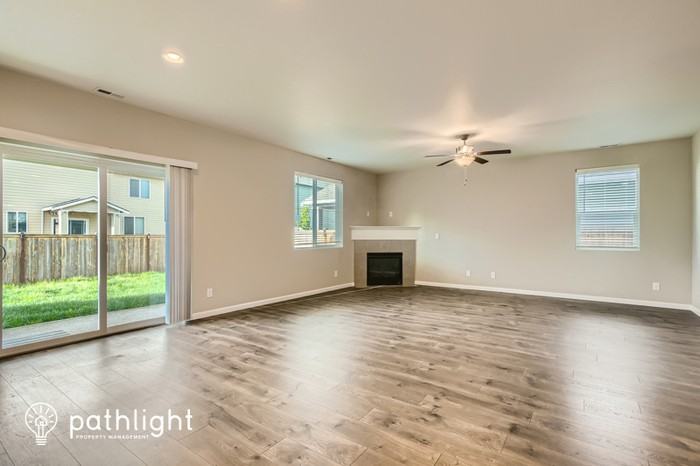 627 Bondgard Ave E - Photo 3 of 18