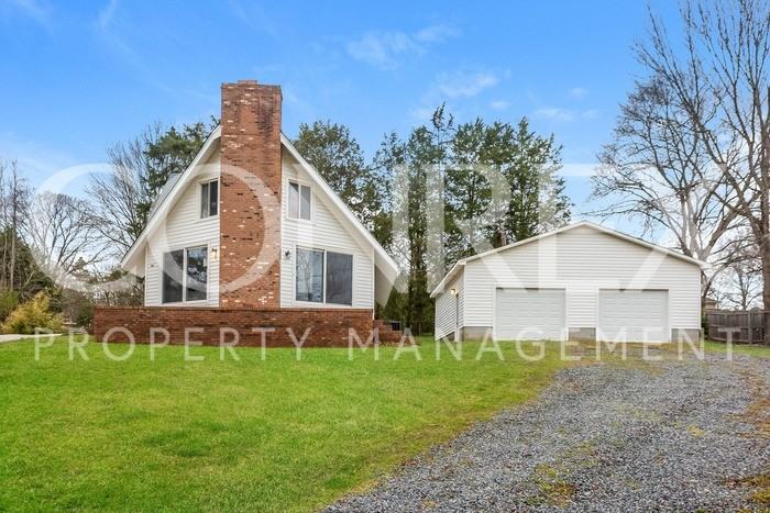 1024 Seneca Rd - Photo 3 of 4