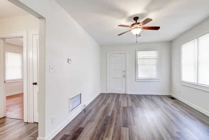 189 11th St Sw - Photo 2 of 20