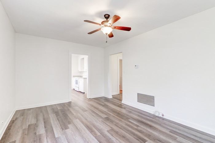 189 11th St Sw - Photo 3 of 20