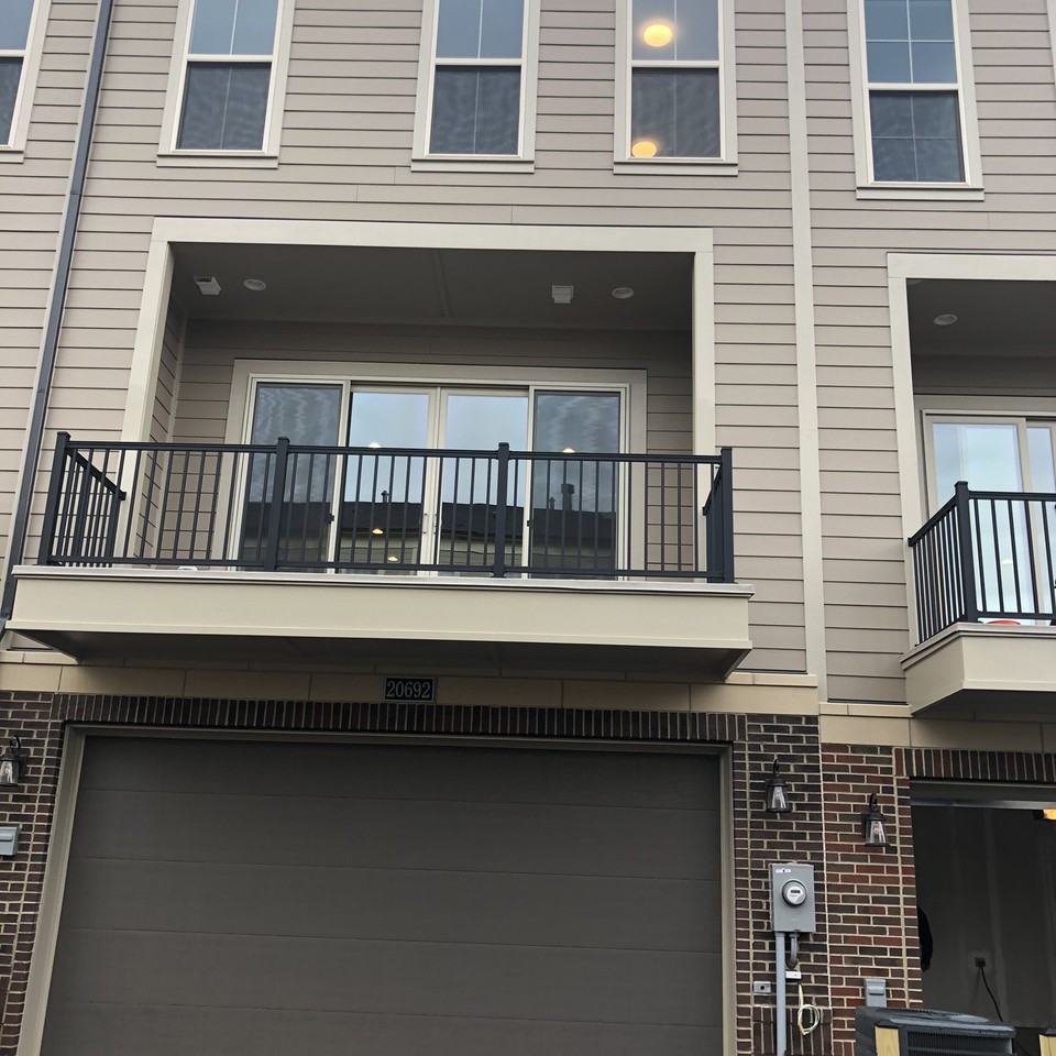 20692 Glenmont Ter #20692 - Photo 3 of 6