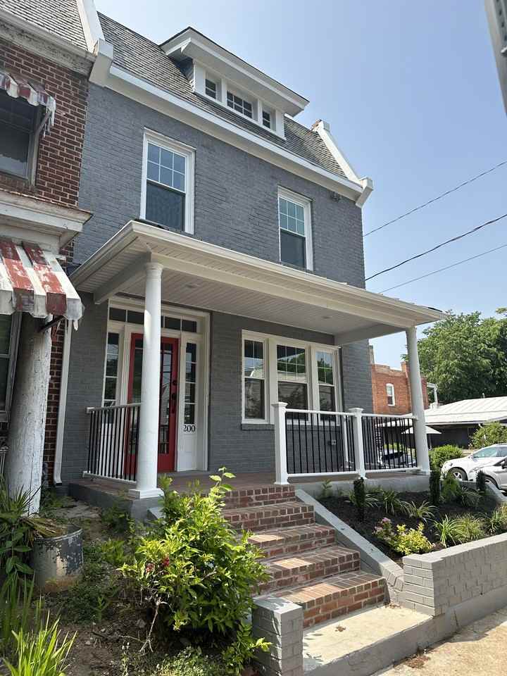 200 S Addison St #1 - Photo 3 of 44