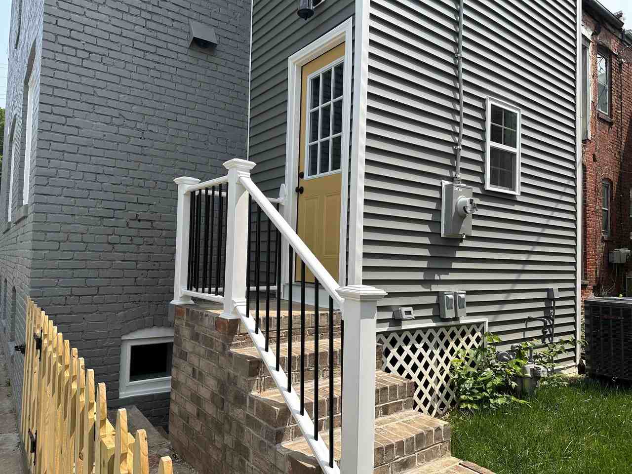 200 S Addison St #1 - Photo 5 of 44