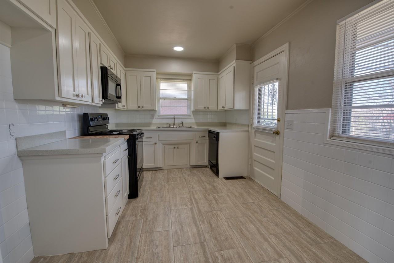 3809 Nw 51st St #1 - Photo 2 of 12