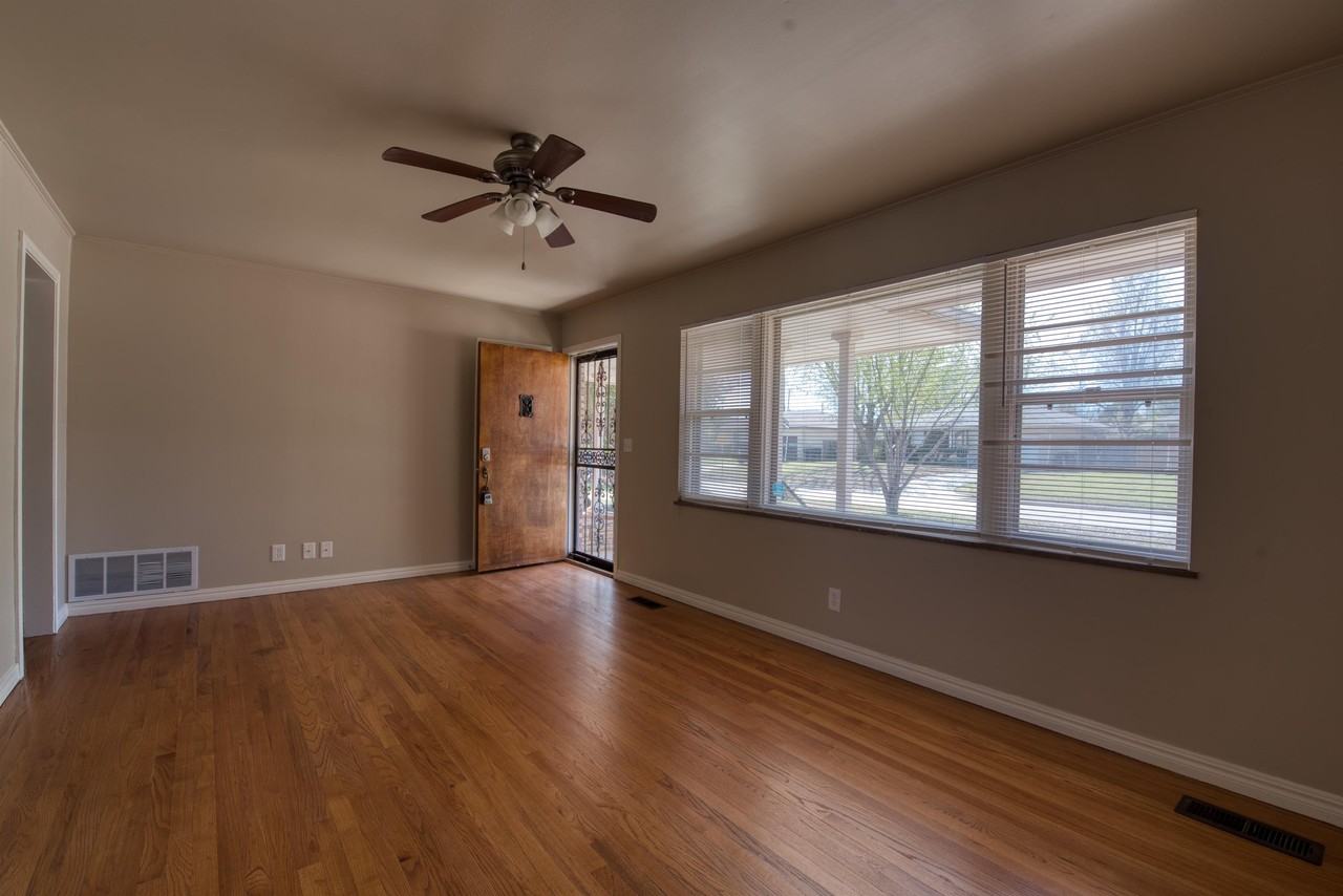 3809 Nw 51st St #1 - Photo 3 of 12
