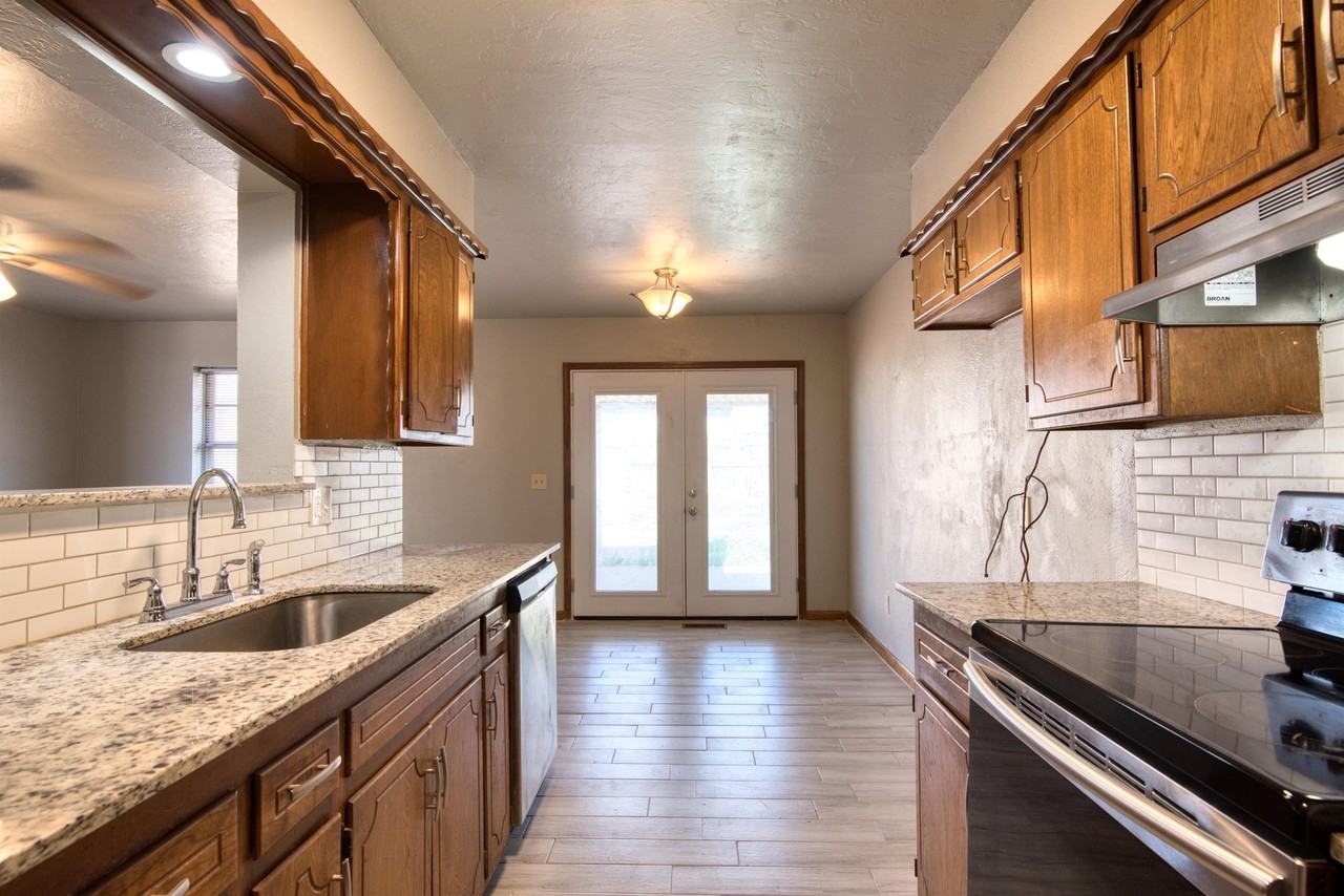 303 Kimberly Ln #1 - Photo 2 of 18
