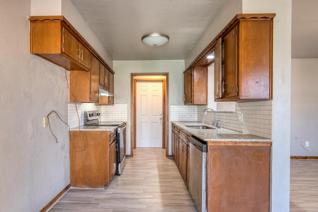303 Kimberly Ln #1 - Photo 4 of 18