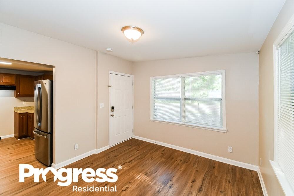 4222 Homer Rd N - Photo 3 of 16