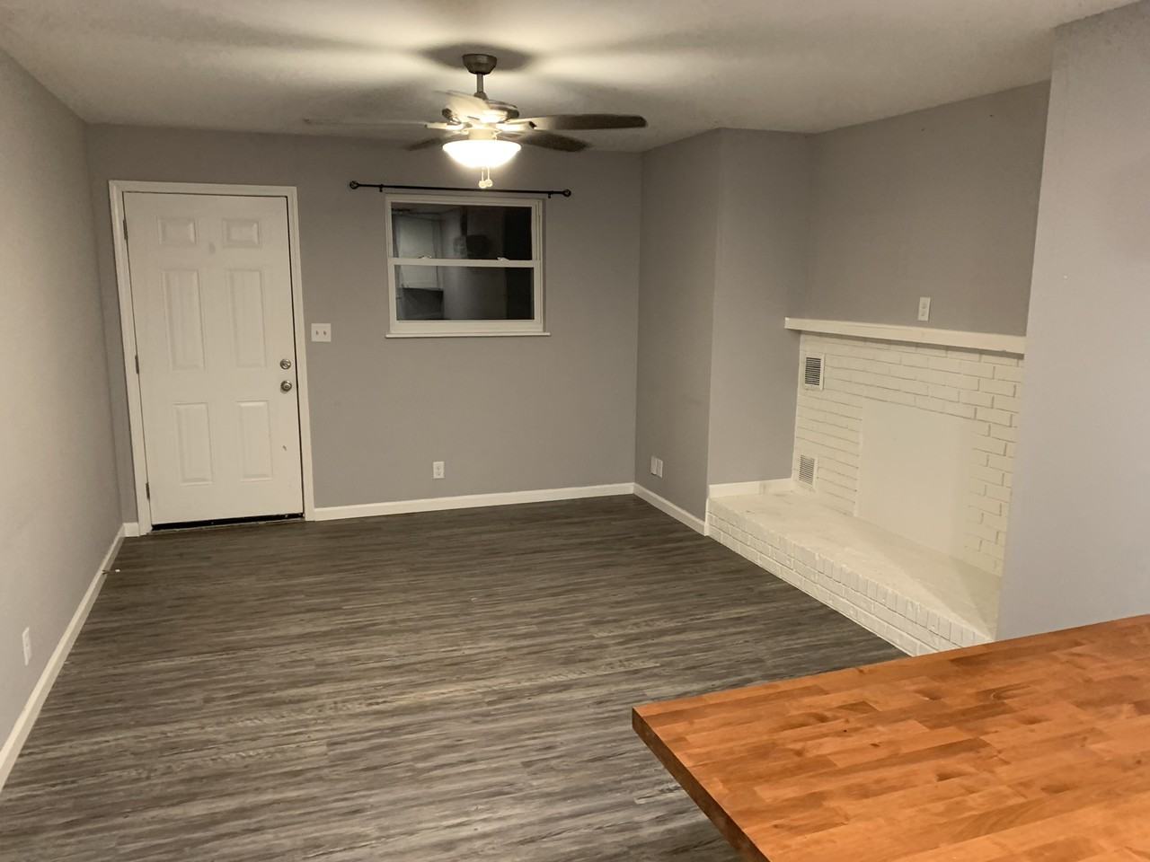 811 E Red Bud Rd #102 - Photo 3 of 9