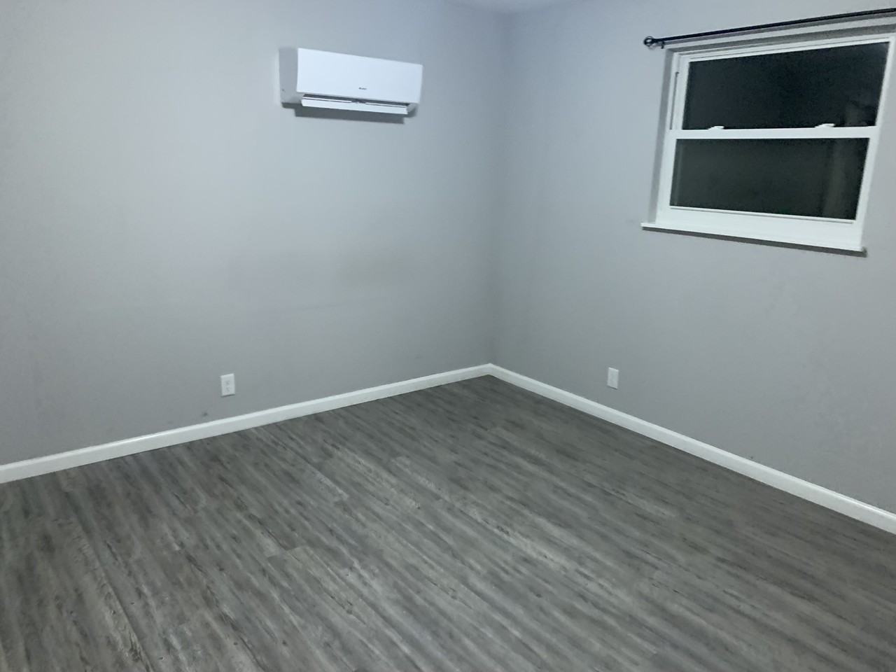 811 E Red Bud Rd #102 - Photo 4 of 9