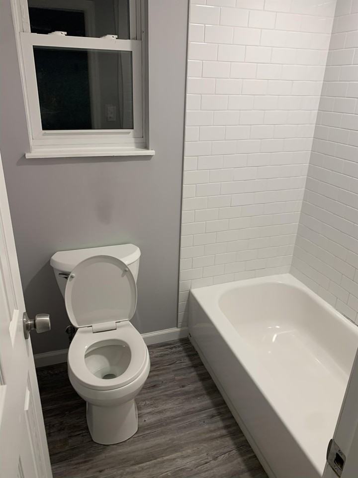 811 E Red Bud Rd #102 - Photo 7 of 9