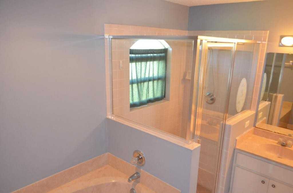 16 Westminster Dr - Photo 5 of 19