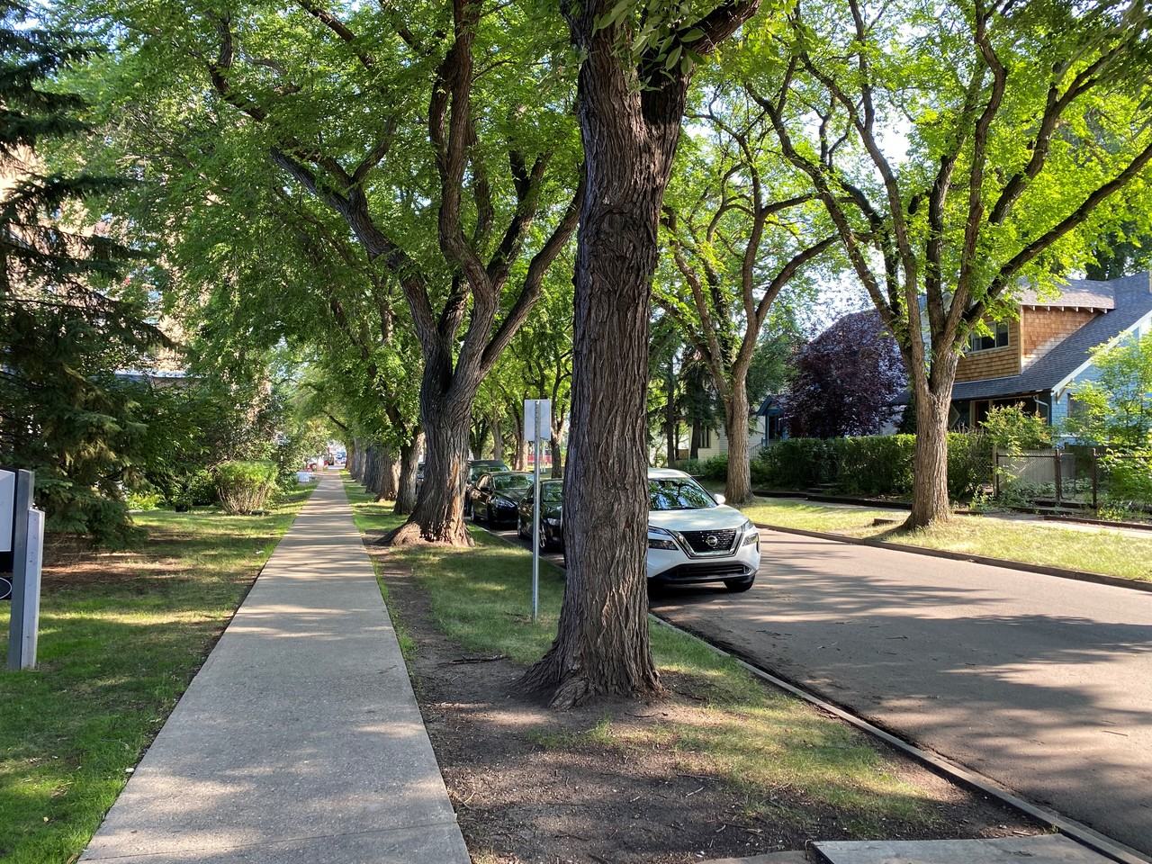 Hearth Manor - Photo 2 of 24