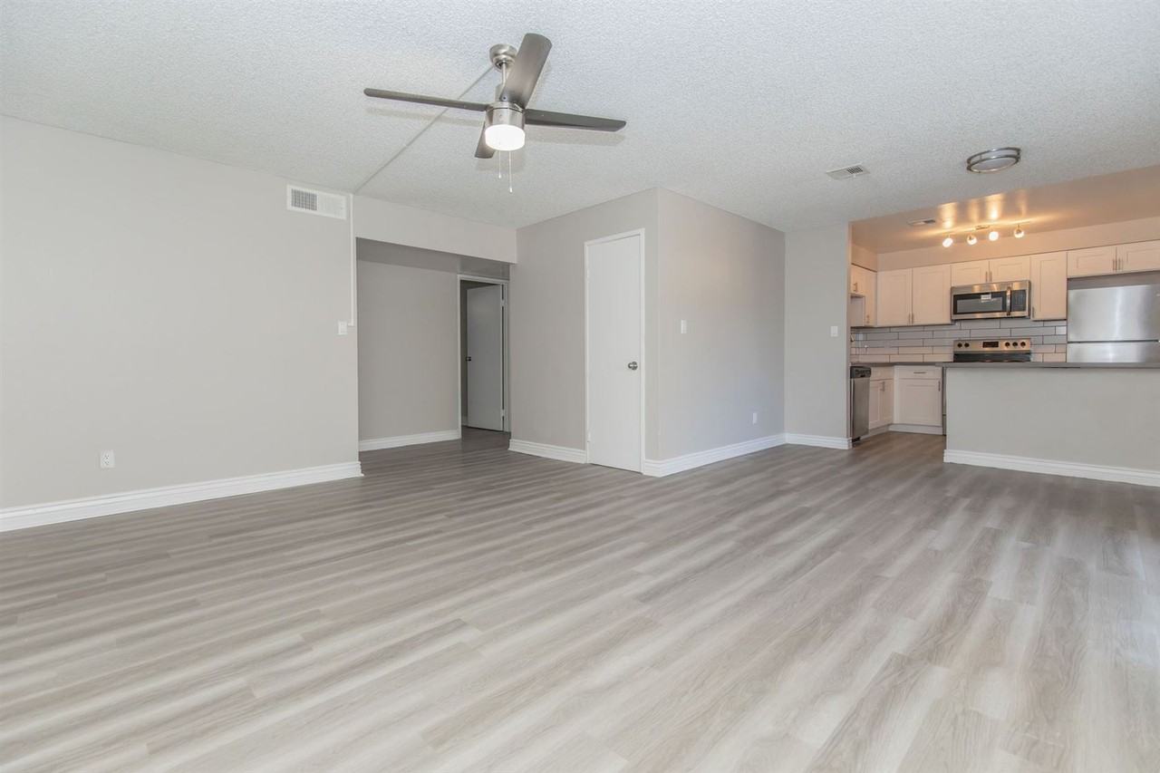 Tides at Park View - Photo 3 of 34