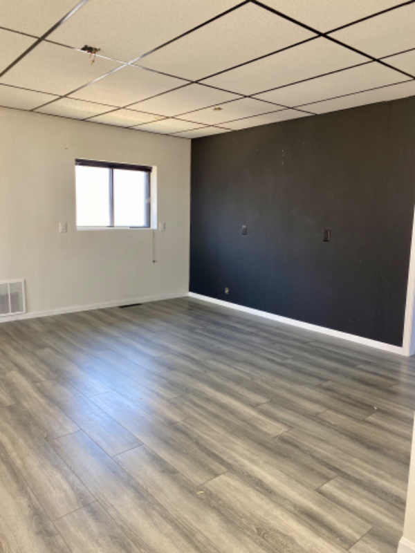 404 Main St - Photo 2 of 12