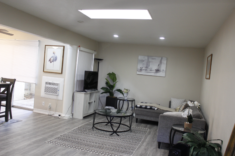 1620 Laguna St #B - Photo 3 of 50