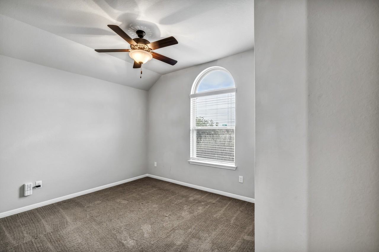 539 Merlin Ln #1 - Photo 3 of 11