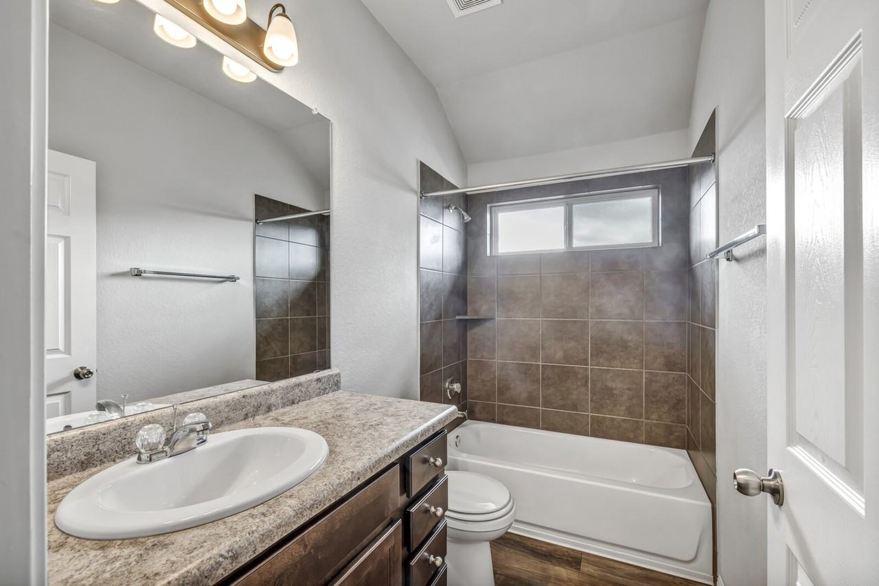 539 Merlin Ln #1 - Photo 4 of 11
