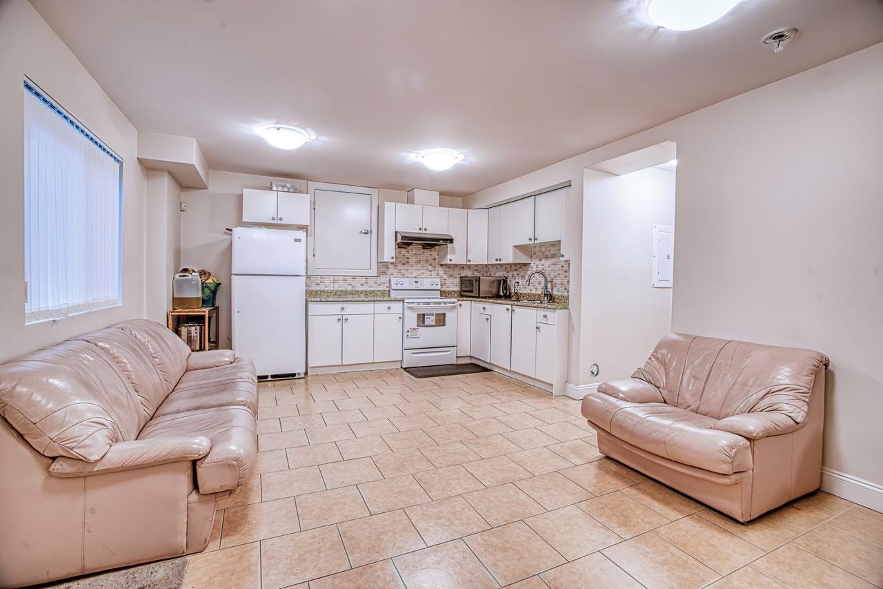 4146 Gilpin Crescent - Photo 2 of 4