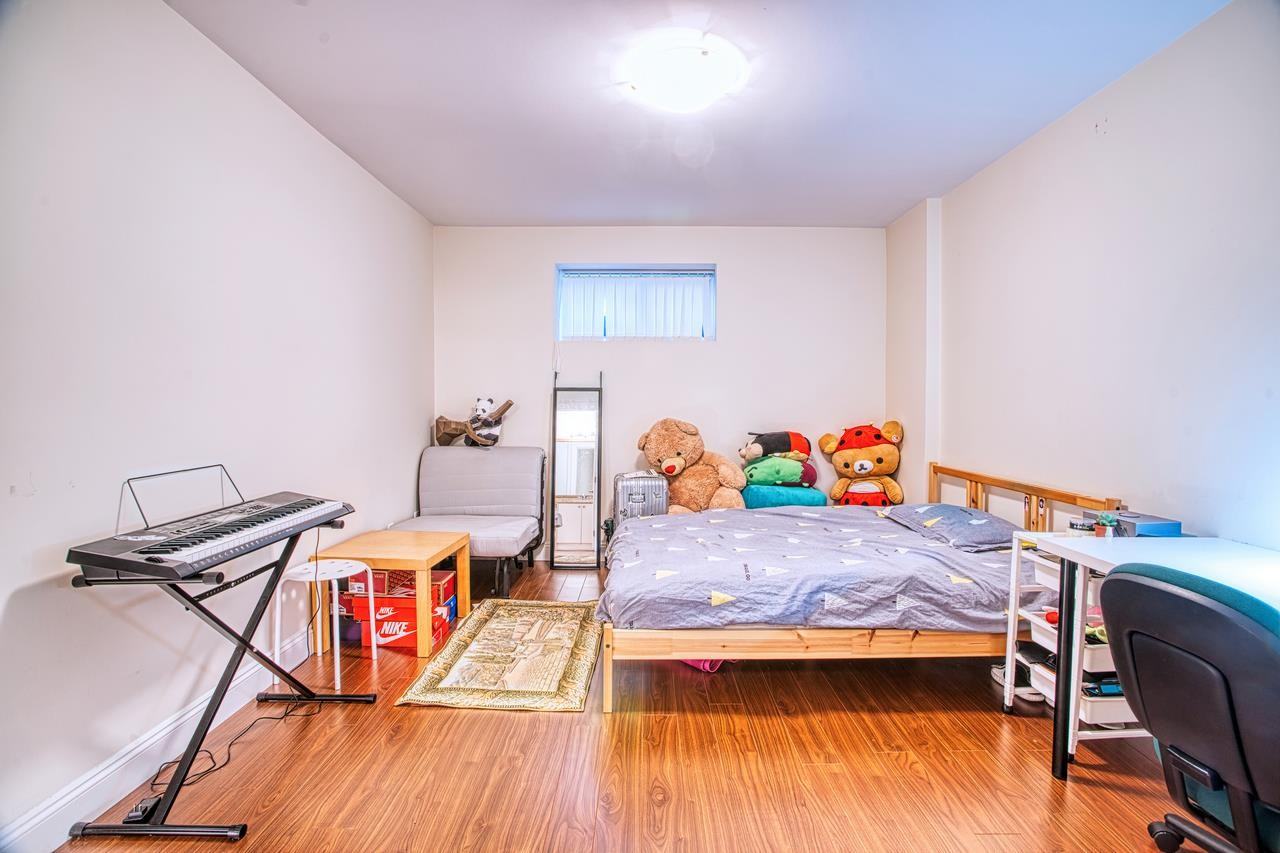 4146 Gilpin Crescent - Photo 3 of 4