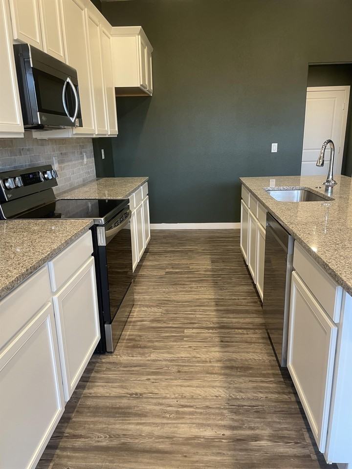 1334 Bourbon St #1 - Photo 6 of 29