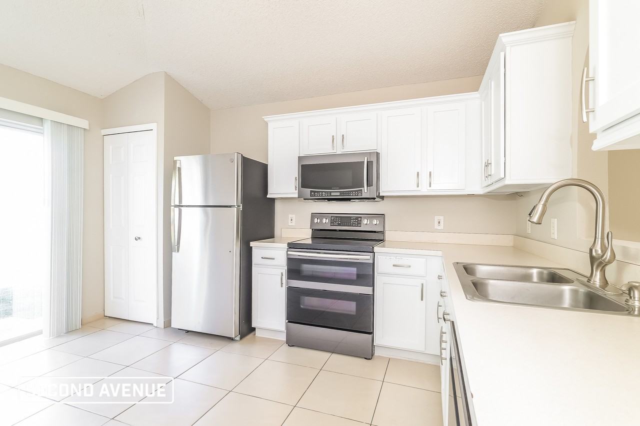 2926 Noah Cir - Photo 2 of 22