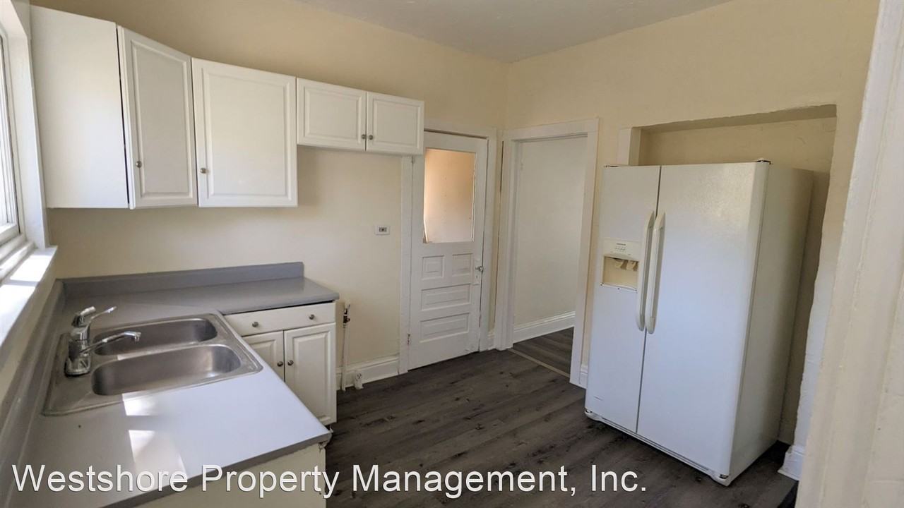 679 Hill Ave - Photo 3 of 11