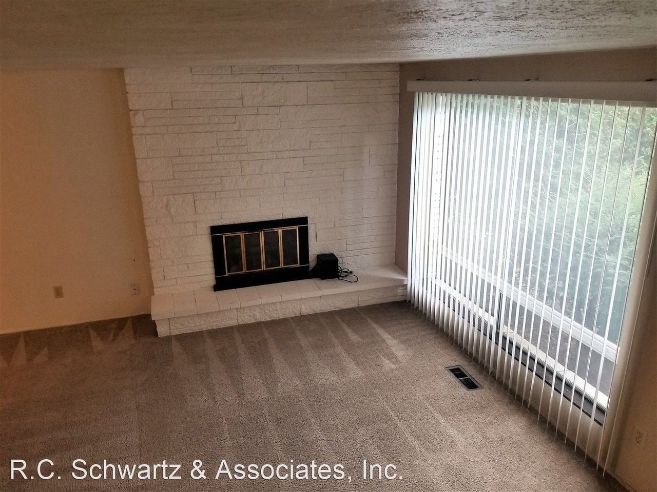 10024/10026 N Whitworth Dr. - Photo 3 of 11