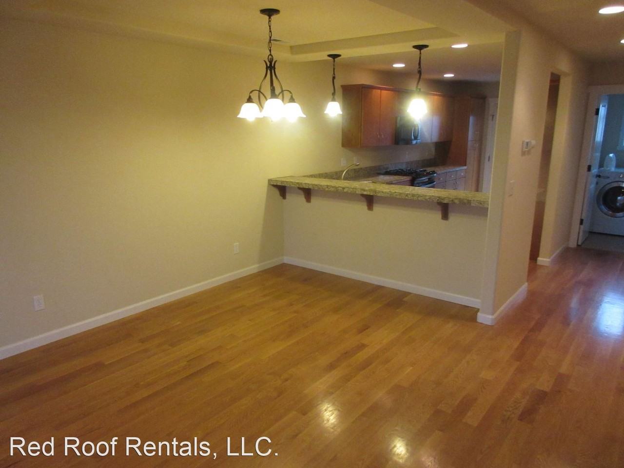 5726 N Ruby St - Photo 3 of 10