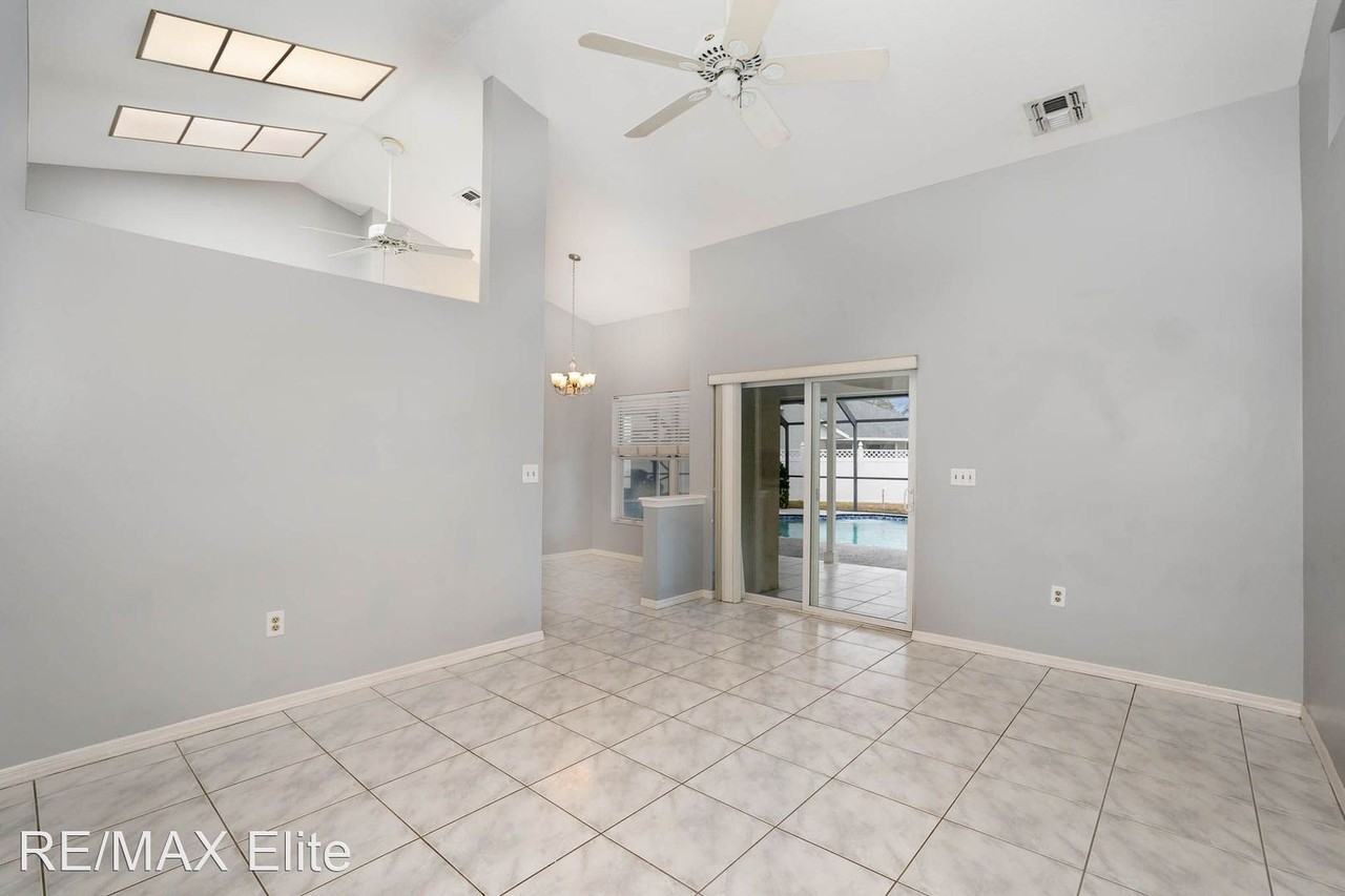 703 John Carroll Ln - Photo 3 of 14