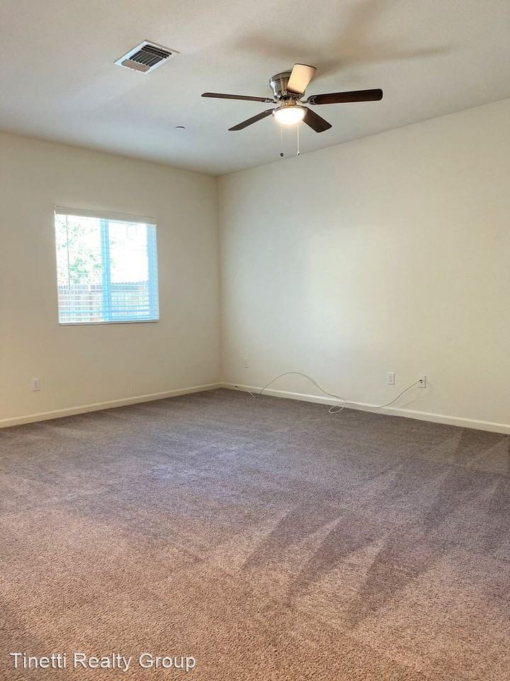 531 Tolman Way - Photo 3 of 16