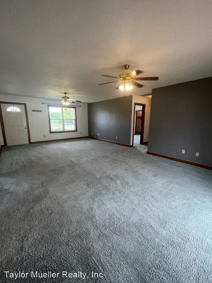 202 Holland Dr - Photo 2 of 23