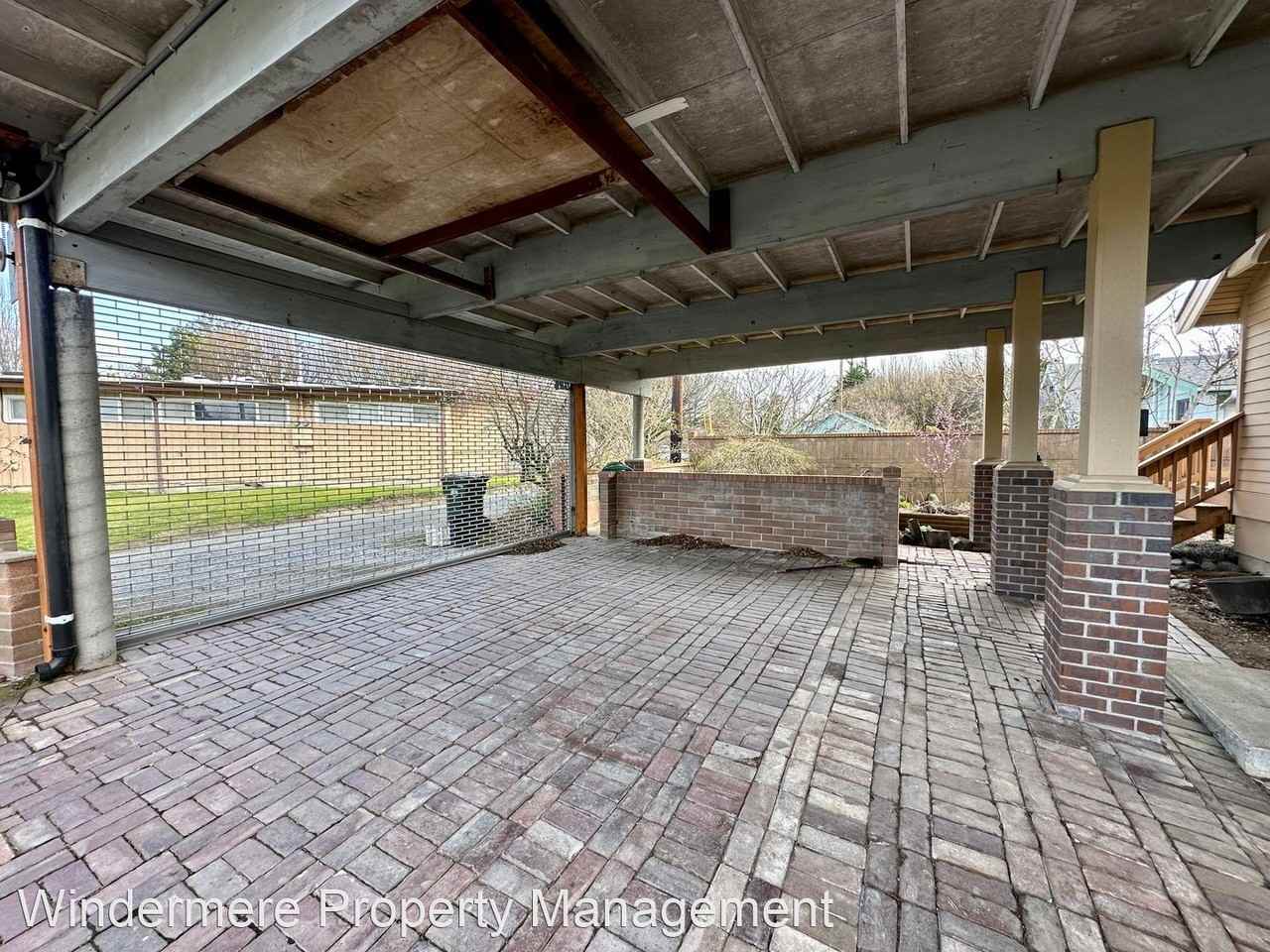 2412 Peabody St - Photo 2 of 18