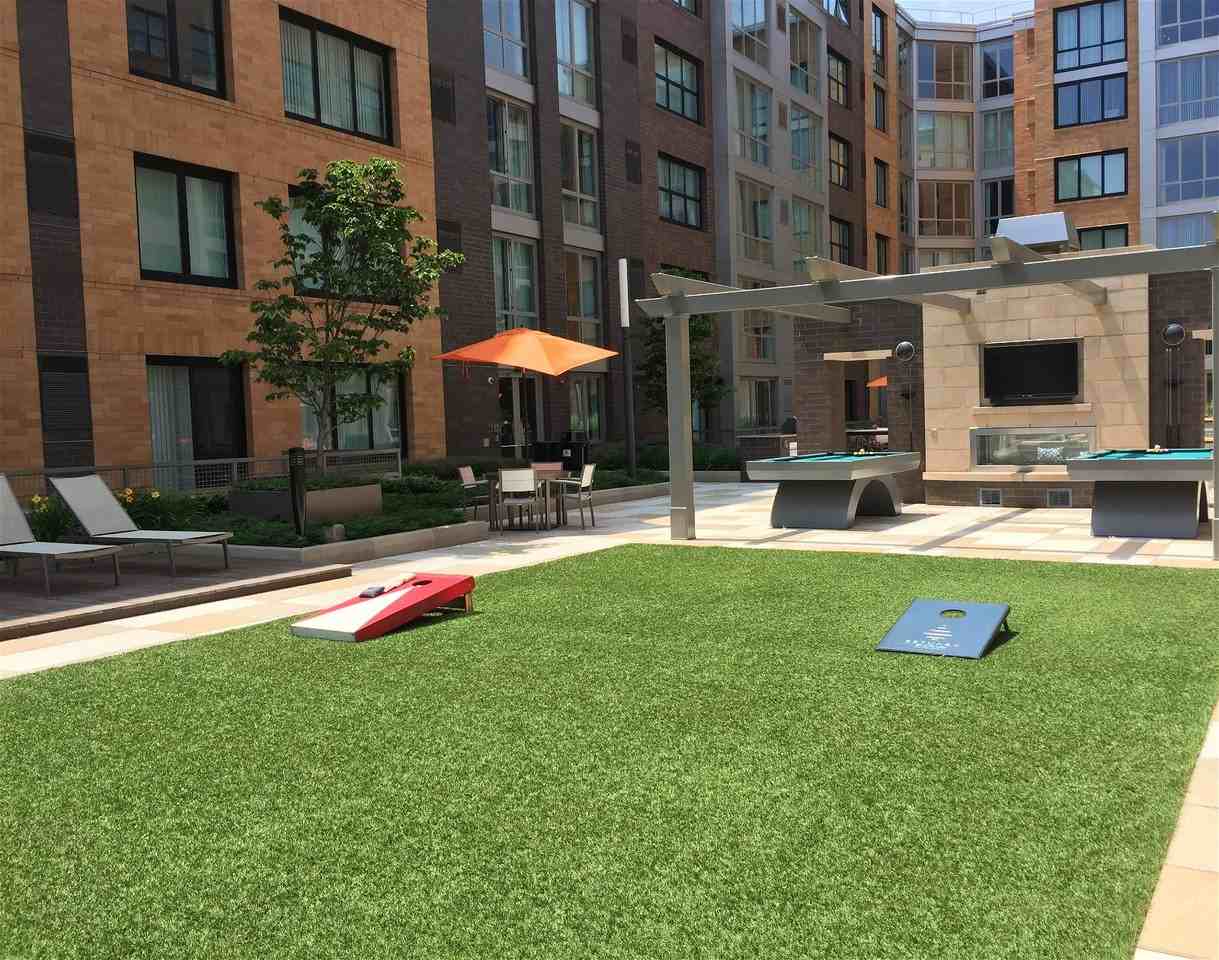 Avenue At Port Imperial 1600, Weehawken, NJ 07086 1 Bedroom Apartment