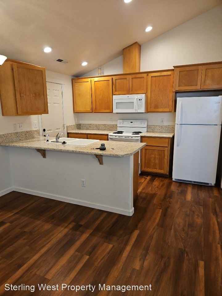 259 N 10th St - Photo 2 of 8