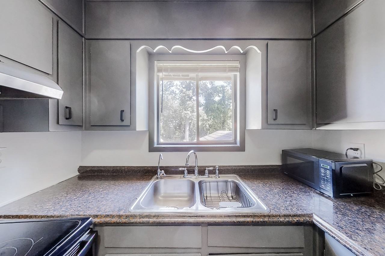 Stoneham Ct - Photo 3 of 7