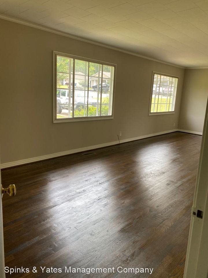 1301 S 5th St - Photo 2 of 20
