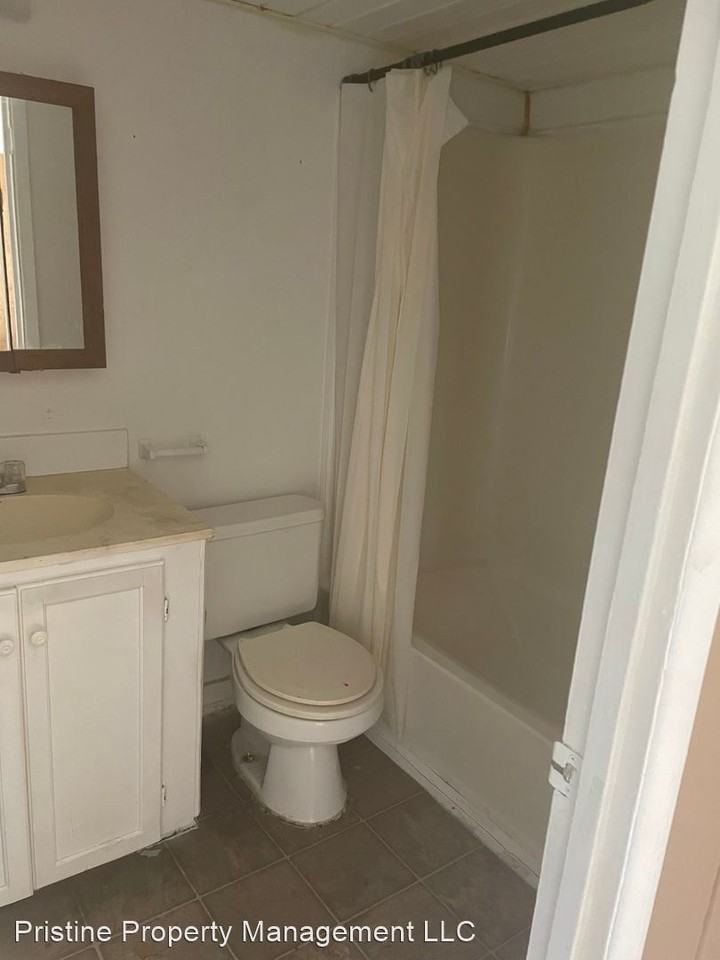 407 Howard - Photo 3 of 5