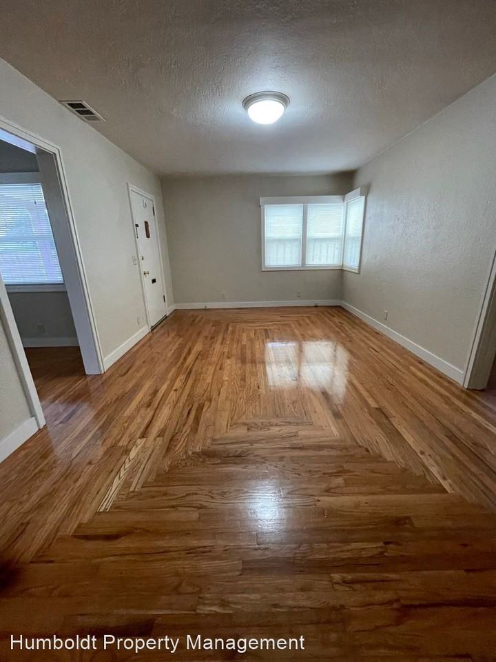 G Street - Photo 3 of 11