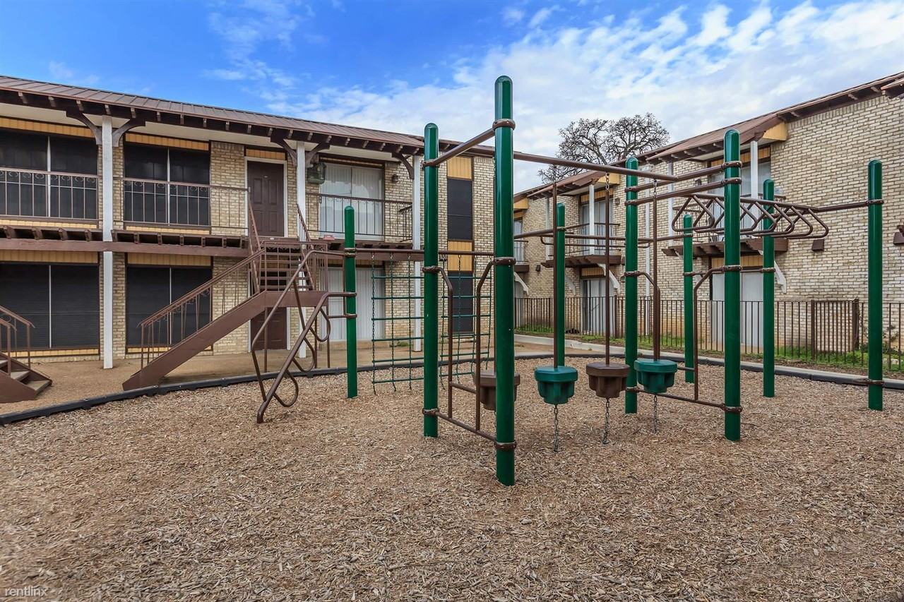 Maravilla Apartment Homes - Photo 3 of 32