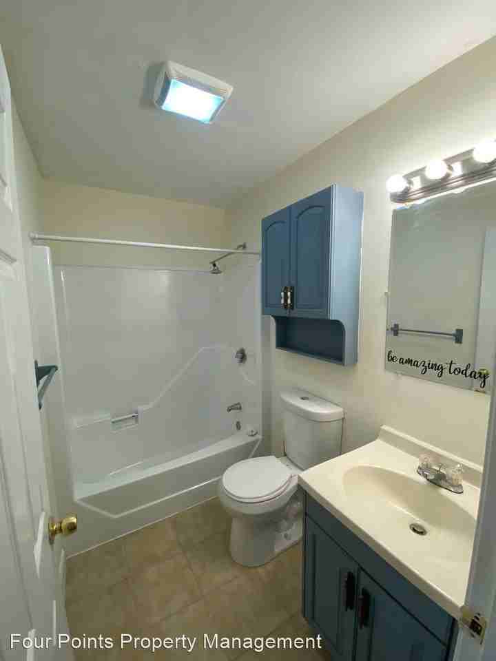 402 River St - Photo 2 of 5