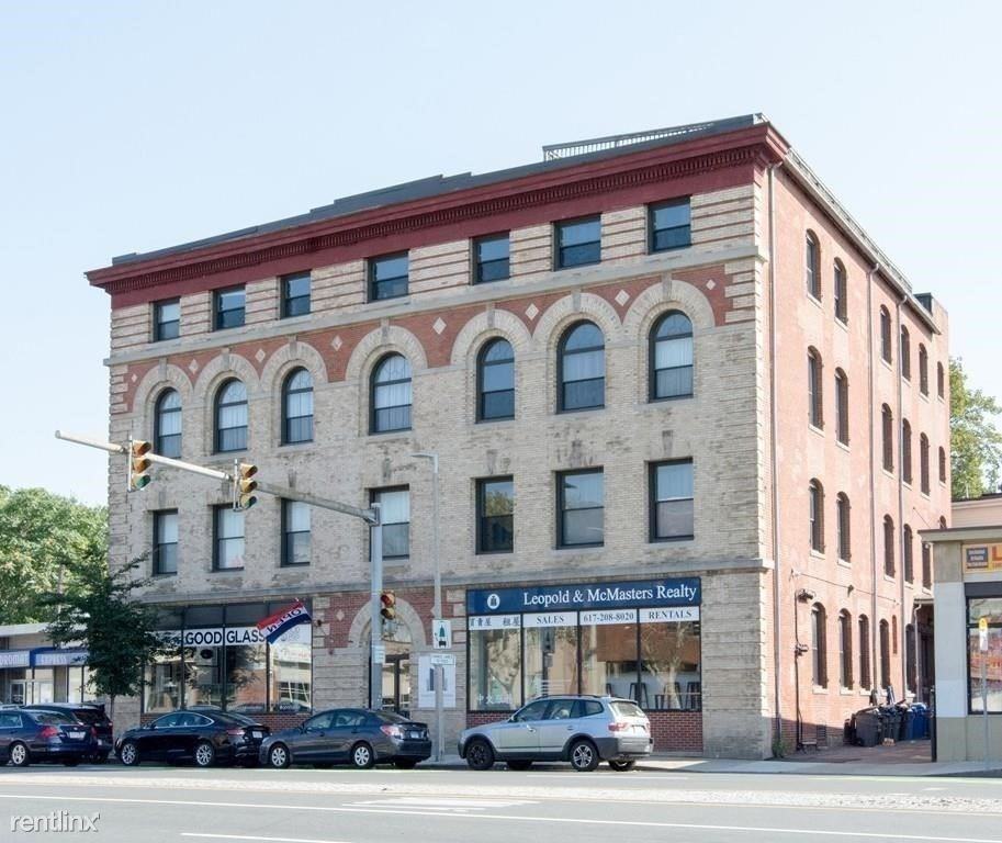 244 Brighton Ave - Photo 2 of 10