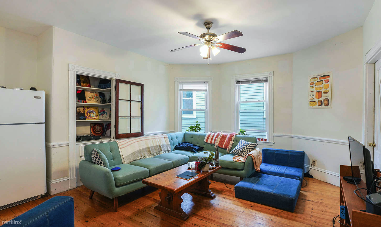 13 Sachem St - Photo 2 of 11