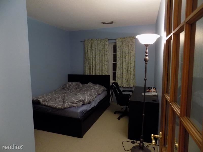 125 Lake Shore Rd - Photo 3 of 7